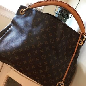 ❌SOLD❌👜SALE UNTIL FRIDAY!! Louis Vuitton Artsy MM Handbag